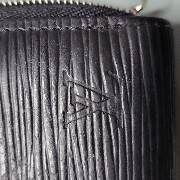 💯 Authentic Louis Vuitton small zippy wallet - Picture 2 of 6